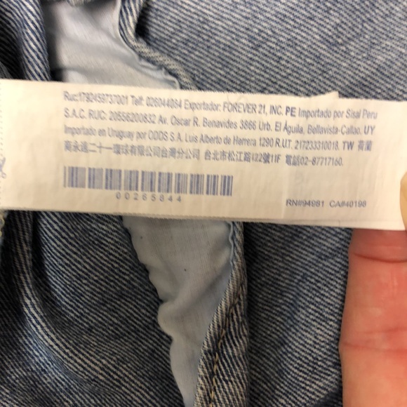 Forever 21 Women’s Distressed Embroidered Denim Jacket Size S - Picture 10 of 11